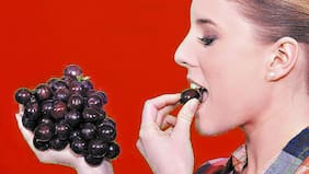 Le cortan la chasca a "pelitos" de frutas y verduras