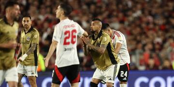River Plate, Colo Colo, Arturo Vidal