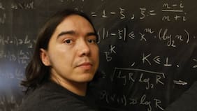 Tras resolver problema que parecía sin solución: profe chileno recibe premio matemático más importante de Latinoamérica