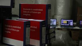 Increíble robo: Ladrones se llevaron más de 3.700 computadores que Lenovo vendería a Junaeb