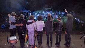 “No se olviden de ir al Monumental…”: el round entre Illapu y Seremi tras fiscalización en concierto en Lanco