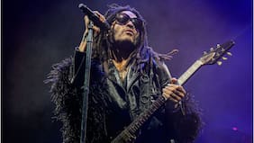 Lenny Kravitz subió la temperatura de Santiago con un electrizante derroche de seducción y rock