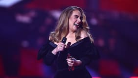 Adele sorprende con su apoyo a Shakira y arremete contra Piqué