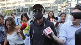 En silencio y con mascarilla: formalizan por estafa a Rodrigo Rojas Vade