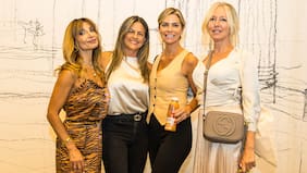 Carteritas Gucci, jugos orgánicos y la Miss Chile 1983 Josefa Isensee en el cóctel del cirujano plástico Pedro Vidal