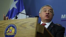 “Es una herramienta anticuada: no efectiva, inútil, distractora”: exministro Mañalich en contra del PCR para el manejo de la pandemia