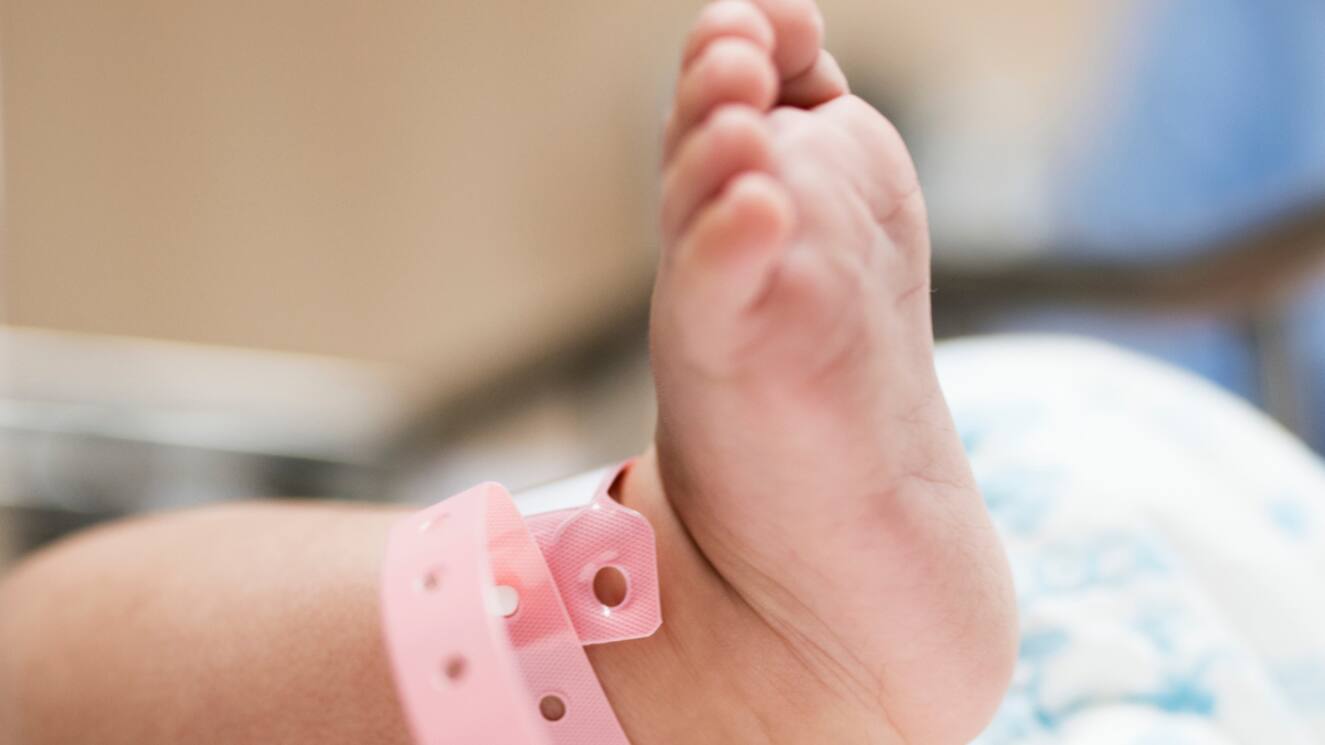 “Desbordando amor”: periodista y futbolista recibieron a su primera bebé