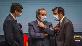 “Está haciendo uso de sus vacaciones”: La Moneda defendió al “cuestionado” canciller Andrés Allamand