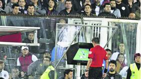 Los complicados requisitos para licitar VAR en Chile