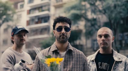 La Combo Tortuga y Amigo de Artistas trabajan nuevamente juntos en la nostálgica “Pa’ Que No Me Olvides”