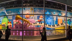 Reabren icónica vitrina santiaguina para la temporada navideña