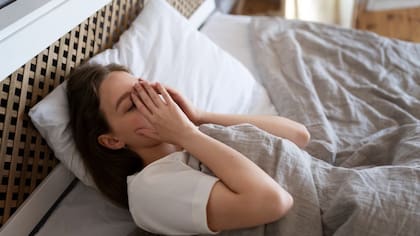 Dormir mejor parte por la base: Cómo renovar la cama sin romper el “chanchito”