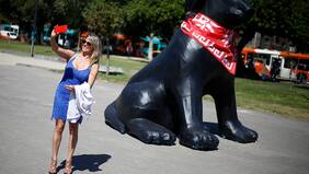 Estatua del perro "Negro Matapacos" amaneció quemada en Plaza Salvador