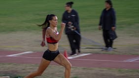 Aplazó sus sueños por amor y ahora, con 41 años, volvió para representar a Chile: la larga carrera a la meta de Mariela Sepúlveda