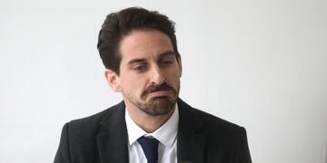 Candidato presidencial del FA realiza punto de prensa 25/4/2025