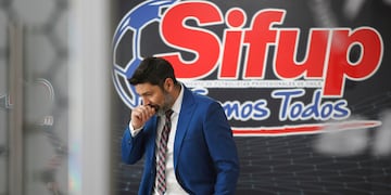 Asamblea de capitanes de los clubes de las distintas divisiones del futbol nacional