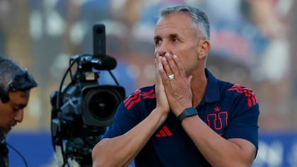 Los nombres que baraja Universidad de Chile para reemplazar a Álvarez: uno dirigió a La Roja