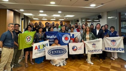 Aumento en remuneraciones mínimas y bonos: gobierno y gremios de la mesa del sector público alcanzan acuerdo por reajuste