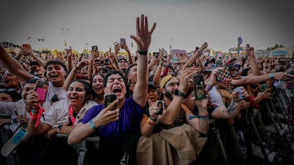 Ladrones empañaron la fiesta en Lollapalooza: robaron varios celulares en show de Turnstile
