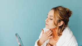 Autobronceante sin manchas: las claves para conseguir un tono parejo y natural