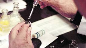 La Nueva Tía Rica aplicará bisturí para celebrar sus 100 años