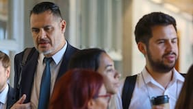 “Crueldad de un enfermo”: Claudio Crespo saca ronchas al publicar desafiante foto para celebrar absolución en caso Gatica