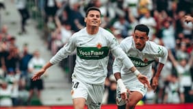 Lucas Cepeda complica al Sevilla de Suazo y Alexis: Elche sorprendió al Atlético de Madrid y escapa de la zona roja