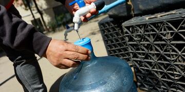 Anuncian corte de agua de 36 horas en seis comunas de Santiago