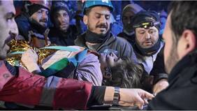 Nuevo milagro en Turquía y Siria: rescatan con vida a abuelita de 70 años sepultada por nueve días bajo los escombros