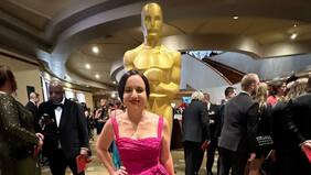 Maite Alberdi no se llevó el Óscar, pero sí unas icónicas selfies: los registros de la chilena en la ceremonia