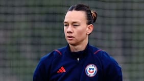 Por una simple ensalada: Destapan insólito y feo episodio que empujó la renuncia de Tiane Endler a La Roja