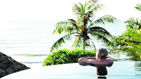 Los beneficios de nadar para los tatas