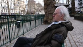 “Chile es pésimo para pasar la vejez”: Eduardo Carrasco de Quilapayún y sus motivos para volver a vivir en Francia