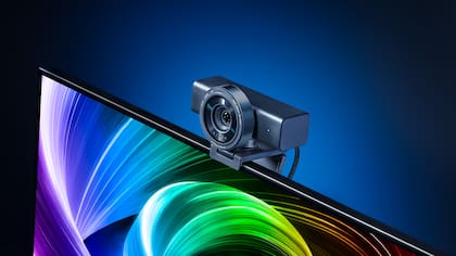 Razer lanza una webcam que graba en 4K a 60 FPS y puede seguir automáticamente al usuario