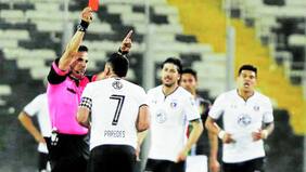 Paredes recibió una fecha de castigo y volverá para cerrar el torneo