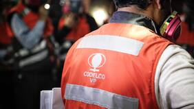 Confirman despidos en Codelco por viajes con licencia médica: trabajadores se irían sin derecho a indemnización