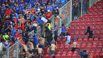 La drástica decisión de Universidad de Chile con los abonados de Galería Sur tras severo castigo