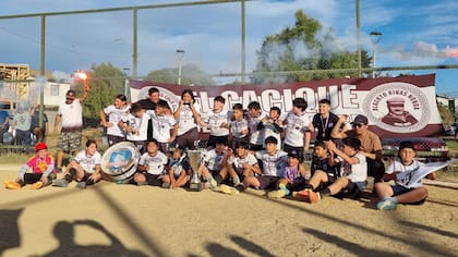 Otro campeón que celebra en el Biobío: el Cacique de Tomé se impone con su “generación dorada”