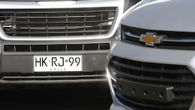 Adiós al cuatro letras: Así serán las nuevas patentes para vehículos en Chile