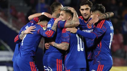 “No es una decisión fácil...”: histórico jugador de la U y bicampeón con la Roja confirma repentino retiro del fútbol