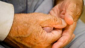 Condenan a mujer por provocarle graves lesiones a su suegra de 82 años