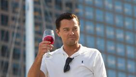 La impresionante casa rodante de Leo Di Caprio con suelo de mármol, siete televisores y una ducha de 40 mil euros