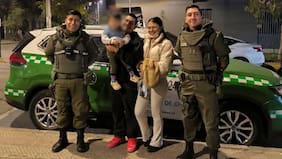 Carabineros salvan la vida de niño de 2 años que se asfixiaba en Plaza Baquedano: lo que comió generó la emergencia