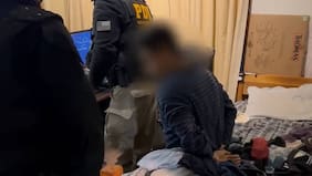 Se hacía pasar por médico y grababa a sus víctimas: cae extranjero acusado de diversos delitos sexuales en Santiago