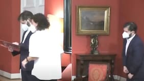 “Disimula, tienes el cierre abajo...”: el hilarante doblaje del comentado video del Presidente Boric