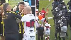 Escándalo en el fútbol argentino: “robo” arbitral desencadenó batalla campal y pelea cuerpo a cuerpo con la policía