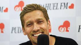 Rafael Araneda pagó apuesta a lo "Blondon Boys"