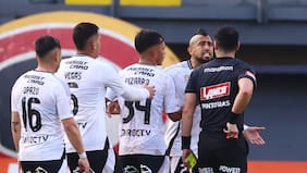 “Hace puras tonteras… se acercó para que lo echaran”: histórico albo barre con Arturo Vidal tras expulsión