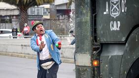 "Justicia para Francisco": Carabineros dispersa a manifestantes de Plaza Ñuñoa