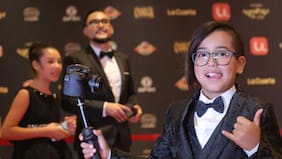 "Monito" Vidal llegó con su "polola" al Copihue de Oro